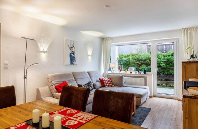 Apartment 'Ferienwohnung Alpenglück' with Mountain View, Terrace and Wi-Fi