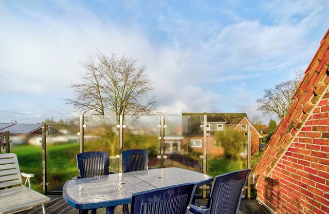 Apartment 'Ferienwohnung Düne' with Balcony and Wi-Fi