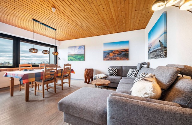 Apartment 'Ferienwohnung 25 Strandkorb, 50 Qm' with Sea View, Balcony and Wi-Fi