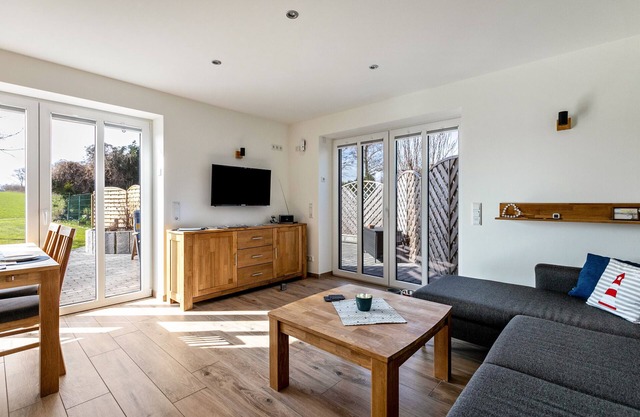 Apartment 'Ferienwohnung Auszeit' near to the sea, Private Terrace and Wi-Fi