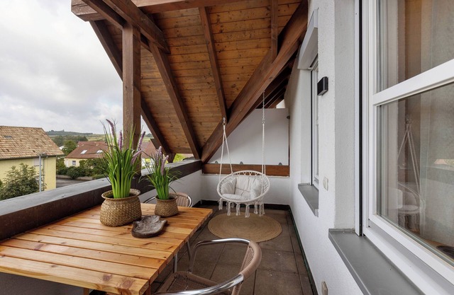 Apartment 'Ferienwohnung Holzapfel' with Balcony and Wi-Fi
