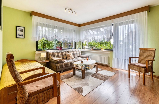 Apartment 'Ferienwohnung Neuenrade' with Shared Terrace, Shared Garden and Wi-Fi
