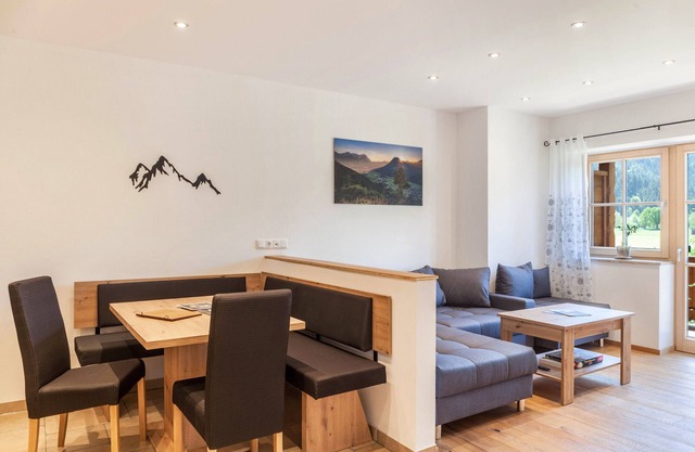 Apartment 'Ferienwohnung Vrenal' with Mountain View, Shared Garden and Wi-Fi