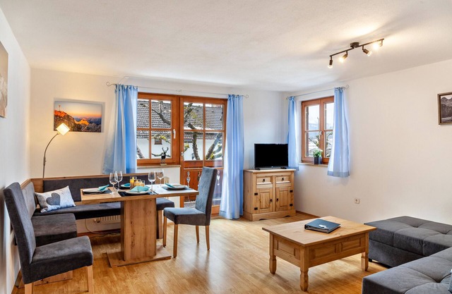 Apartment 'Ferienwohnung Zugspitze' with Mountain View, Balcony and Wi-Fi