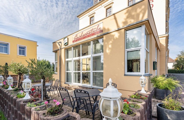 Apartment 'Ferienwohnung Im Hotel Reichskrone' with Balcony and Wi-Fi