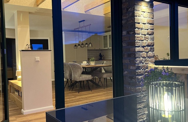 Apartment 'Ferienwohnung Kempkens In Straelen' with Balcony and Wi-Fi