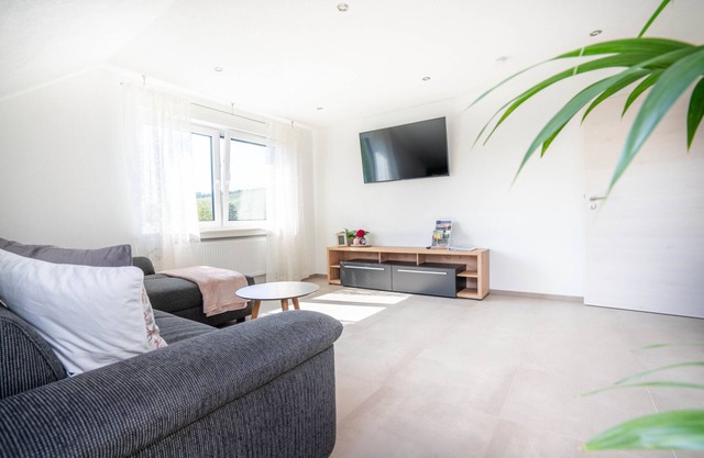 Apartment 'Ferienwohnung Weitblick' with Mountain View, Balcony and Wi-Fi