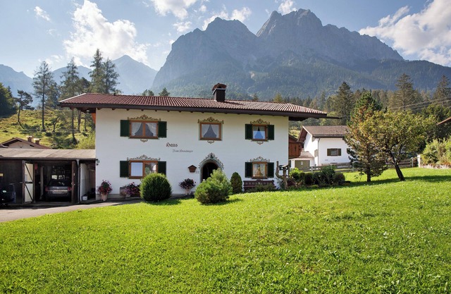 Apartment 'Ferienwohnung Waxensteinblick' with Mountain View, Balcony and Wi-Fi