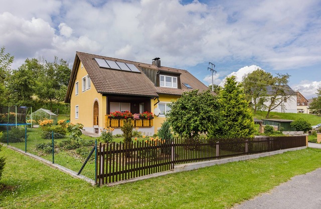 Apartment 'Ferienwohnung Bächer' with Shared Garden, Balcony and Wi-Fi
