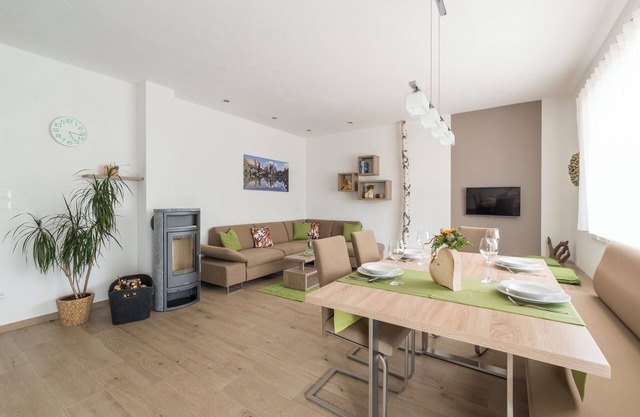 Apartment 'Ferienwohnung Eder Apt Kehlburg' with Mountain View, Private Terrace and Wi-Fi