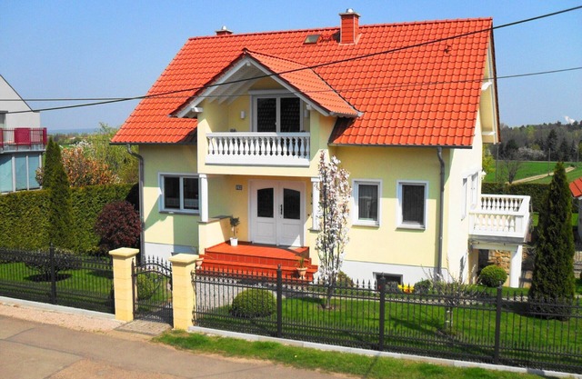 Apartment 'Ferienwohnung Mit Terrasse, Garten' with Private Terrace, Private Garden and Wi-Fi