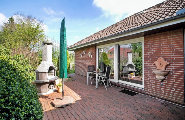 Apartment 'Ferienwohnung Martina' with Private Terrace, Shared Garden and Wi-Fi