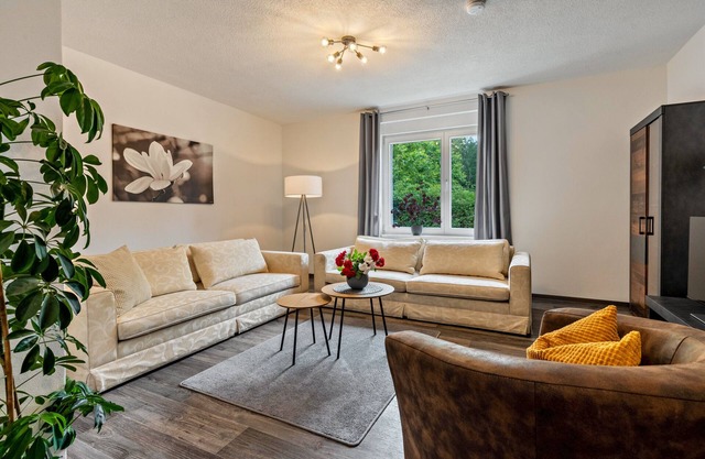 Apartment 'Fewo Am Wald Erdgeschoss' with Shared Terrace, Shared Garden and Wi-Fi
