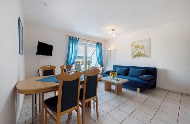 Apartment 'Fewo Goofy' with Mountain View, Private Garden and Wi-Fi