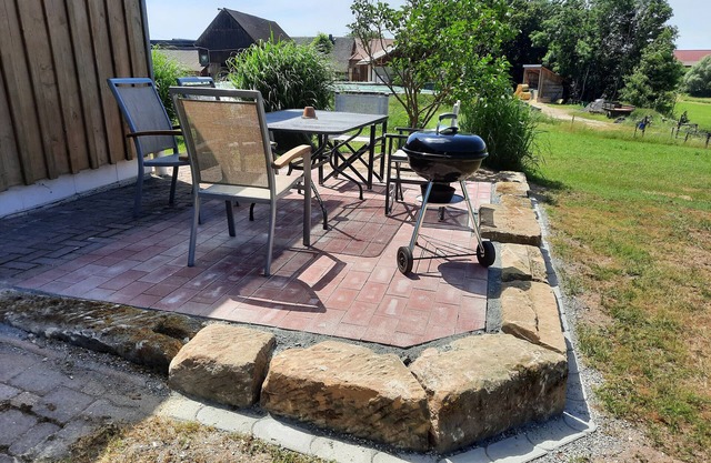 Apartment 'Fewo Tanja's Blumenparadies' with Private Terrace, Shared Garden and Wi-Fi