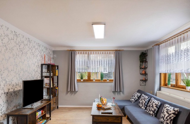 Apartment 'Fleißige Biene' with Mountain View, Private Terrace and Wi-Fi