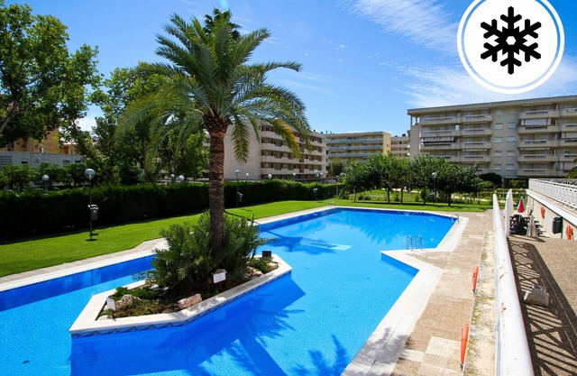 Apartment for 6 people in La Pineda-Turismar