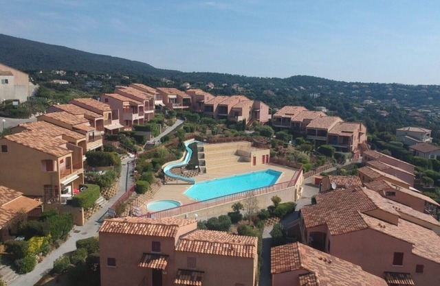 Apartment for 4 people with sea view in Cavalaire sur mer