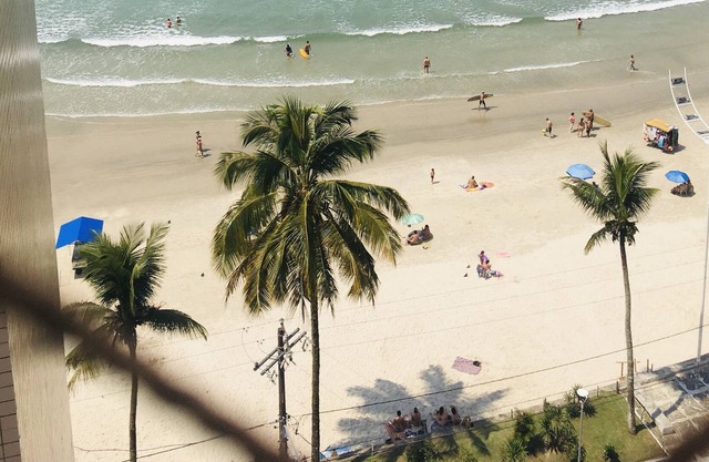 APARTMENT FOR HOLIDAYS IN GUARUJA