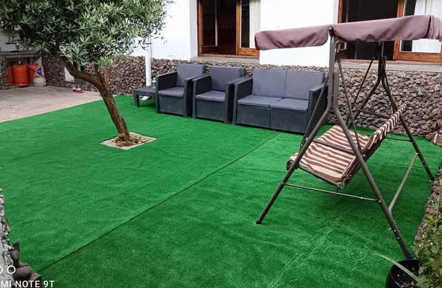 Apartment for rent with patio, near the places of the Moixina