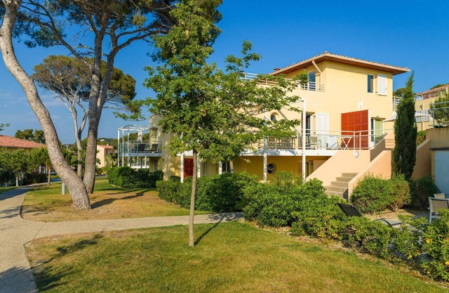 Apartment in Six-Fours with Sea View