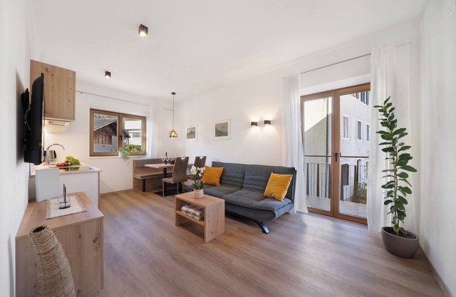 Apartment 'Fuchsberger A' with Mountain View, Wi-Fi and Air Conditioning