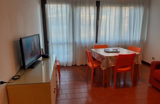 Apartment 'Garden Alle Barche - Ida 1' with Lake View, Shared Garden and Wi-Fi