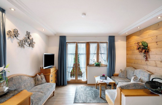 Apartment 'Gebirgsveilchen Nr 7' with Mountain View, Shared Garden and Wi-Fi