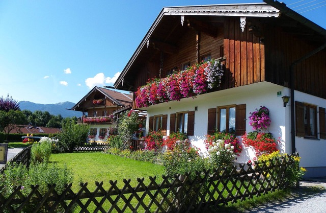 Apartment "Geierstein" with Mountain View, Garden & Wi-Fi