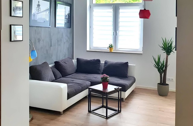 Apartment 'Geräumige Moderne 3 Raumwohnung' with Shared Terrace and Wi-Fi
