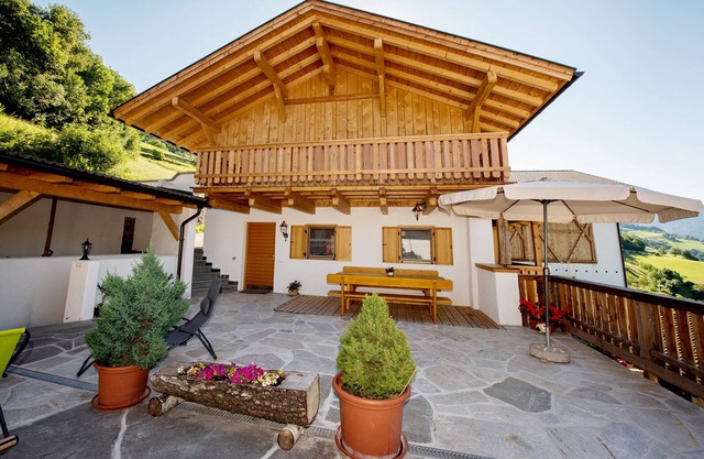 Apartment 'Gfinkerhof' with Mountain View, Private Pool and Wi-Fi
