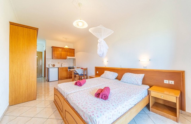 Apartment 'Giannis 13' with Shared Garden, Wi-Fi and Air Conditioning