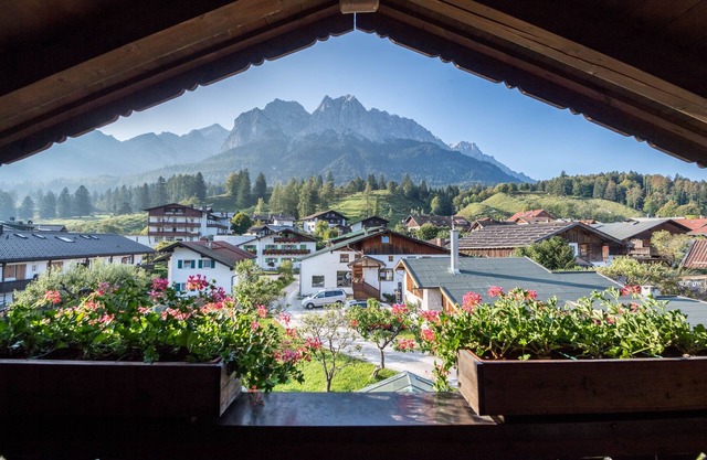 Apartment 'Gipfelblick' with Mountain View, Balcony and Wi-Fi