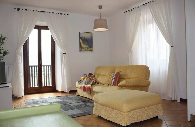 Apartment "Girasole" with Balcony, Air Conditioning and Wi-Fi