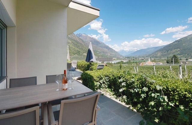 Apartment 'Golden' with Mountain View, Private Terrace and Wi-Fi