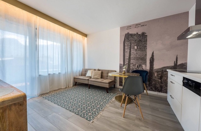 Apartment “goldfinger unique Apartment” with Mountain View, Garden & Pool