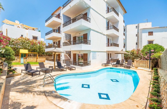 Apartment 'Gran Sol Family 1' with Shared Pool, Wi-Fi and Air Conditioning