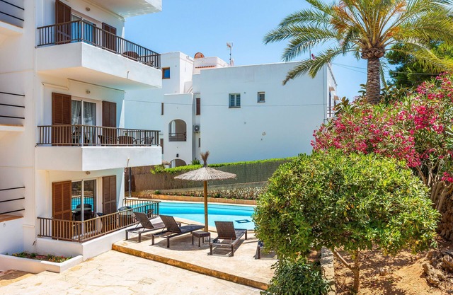 Apartment 'Gran Sol Family 2' with Shared Pool, Wi-Fi and Air Conditioning