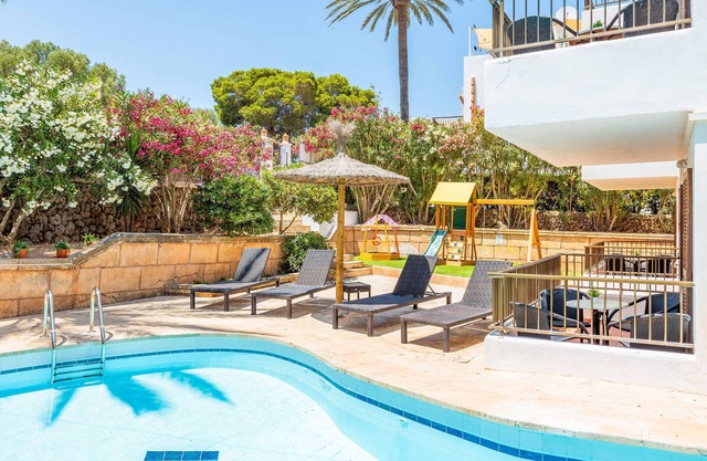 Apartment 'Gran Sol Family 3' with Shared Pool, Wi-Fi and Air Conditioning