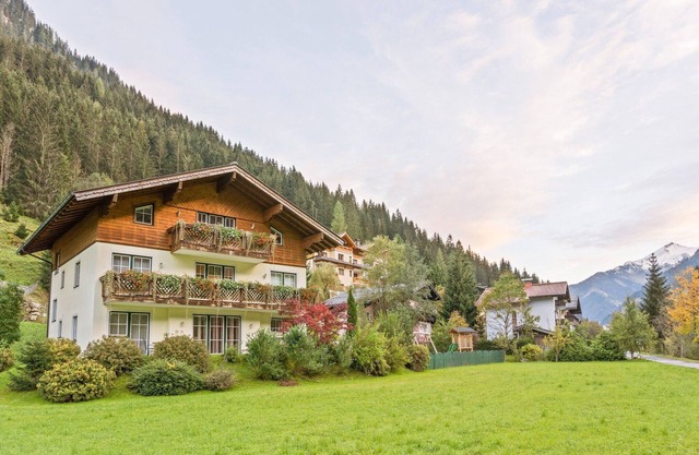 Apartment Grossarl near Ski Slopes