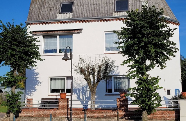 Apartment 'Groth's' with Shared Terrace, Shared Garden and Wi-Fi