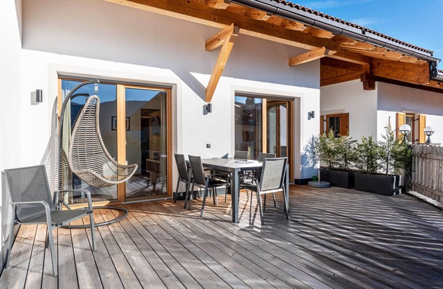 Apartment "Guntschöllerhof Laugen" with Mountain View, Wi-Fi, Balcony & Garden