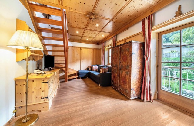 Apartment 'Gurtenhof Oswald von Wolkenstein' with Mountain View and Wi-Fi