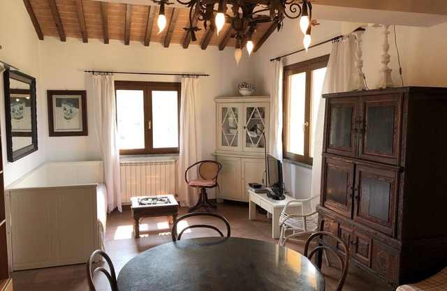 Apartment house on the edge of medieval Castagneto-Carducci, apt. Filipo