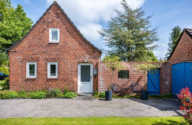 Apartment 'Halunder' with Private Garden and Wi-Fi