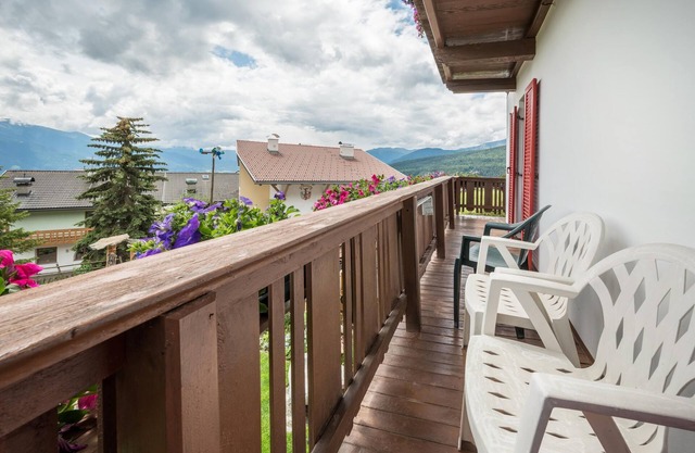 Apartment "Haus Adler" with Mountain View, Wi-Fi, Garden and Balcony