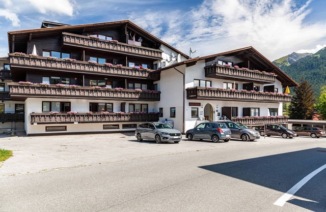 Apartment "Haus Excelsior Top 26/27" with Mountain View, Shared Garden & Wi-Fi