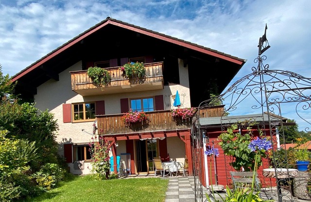 Apartment 'Haus im Oberland - Fewo Berg' with Mountain View, Balcony and Wi-Fi