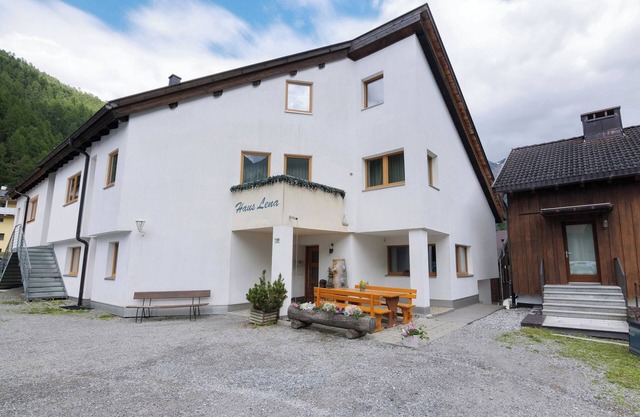 Apartment "Haus Lena" with Balcony and Wi-Fi
