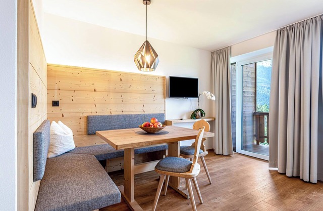 Apartment “Haus Lohengrin - Ferienwohnung 4” with Mountain View, Wi-Fi, Balcony & Garden